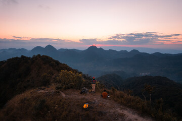 珀莱雅舒缓喷雾正确使用顺序